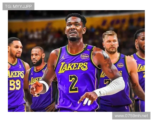 布兰登·英格拉姆无球投射拉开空间提升湖人与詹姆斯挡拆效率