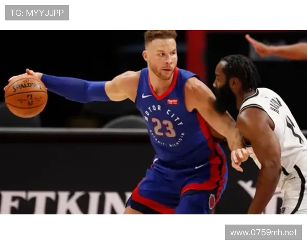 格里芬内线强攻拉开空间提升球队关键得分效率